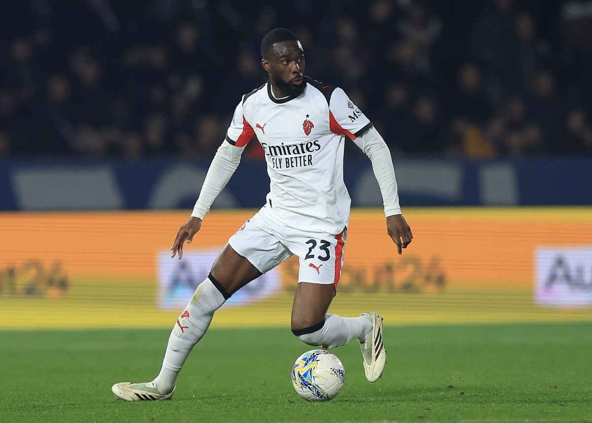 Fikayo Tomori in action for AC Milan