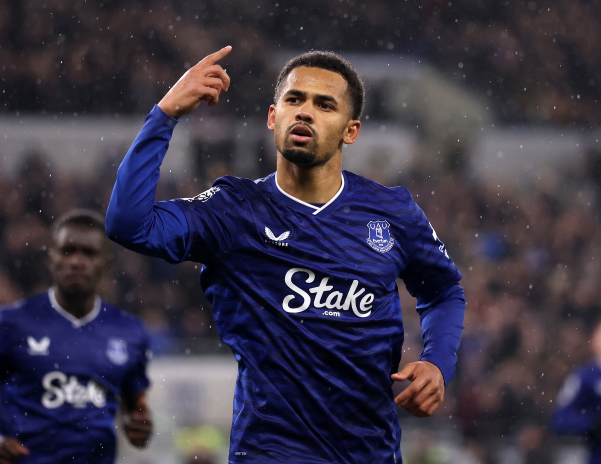 Iliman Ndiaye celebrates a goal for Everton
