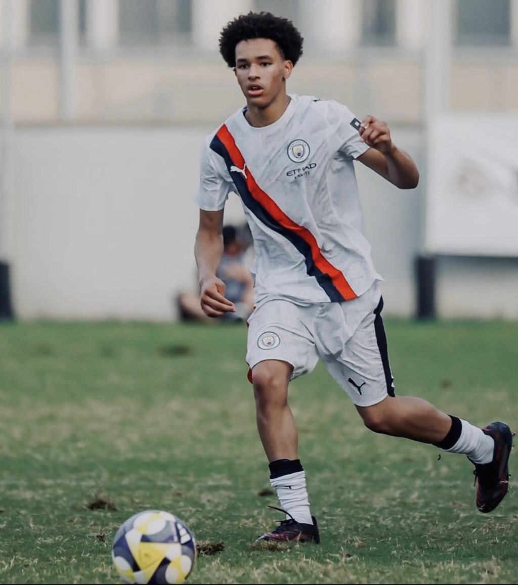 Man United chốt m&oacute;n hời lớn tr&ecirc;n TTCN, 'b&aacute;u vật' Man City gật đầu gia nhập Quỷ Đỏ?