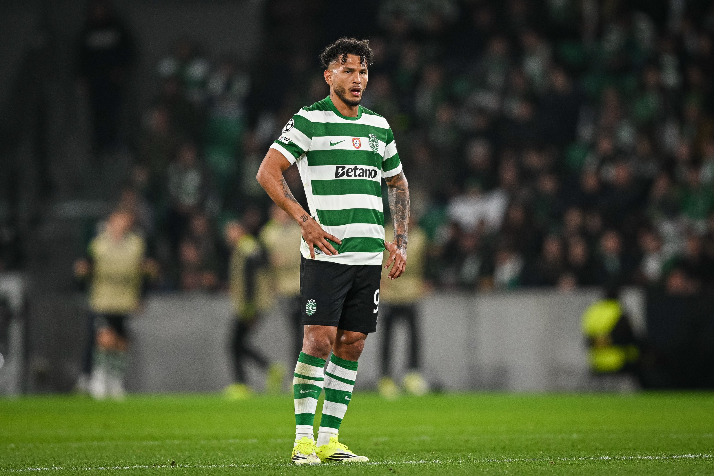  Luis Suarez of Sporting Clube de Portugal reacts