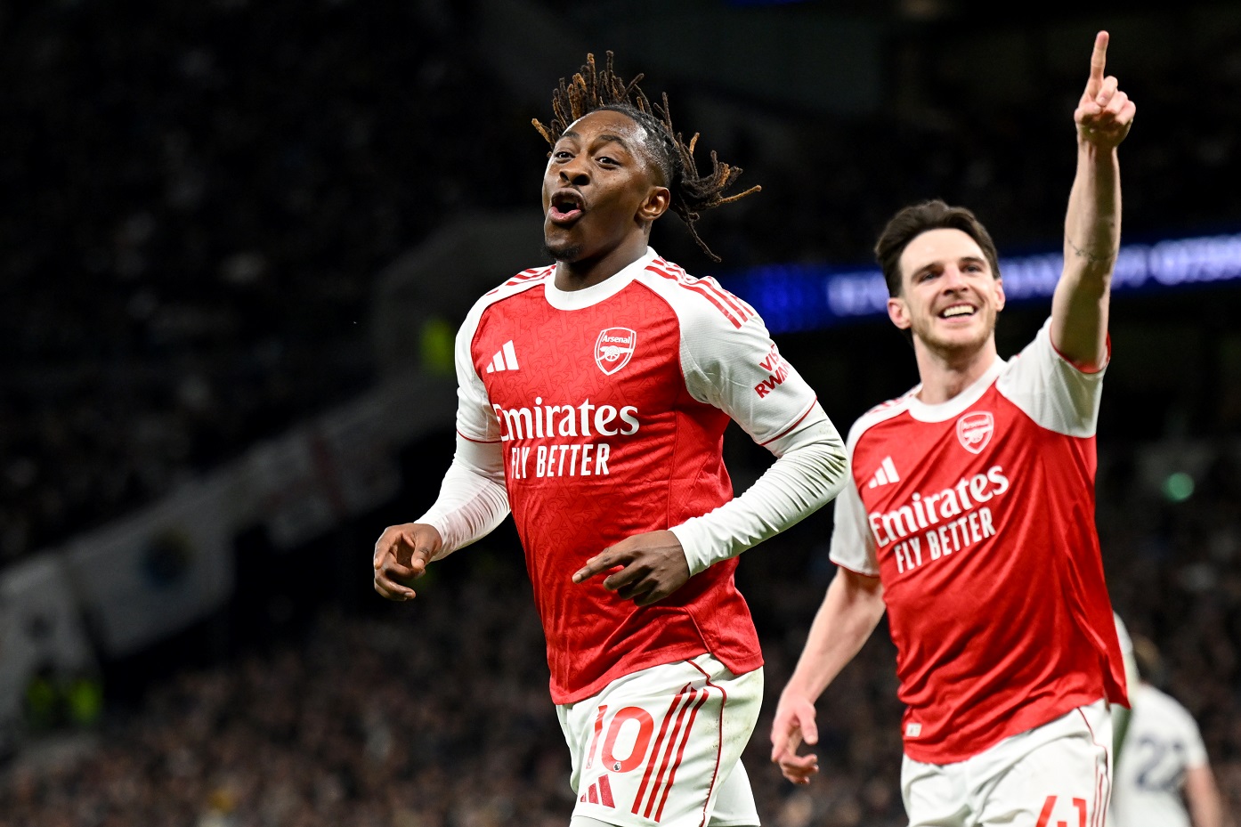 Eberechi Eze of Arsenal celebrates