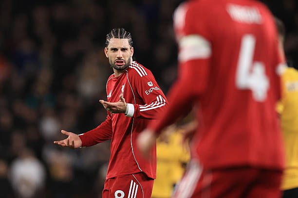 LIVERPOOL COLLAPSES! Ex-Star Unleashes SCATHING Attack on Disastrous First Half!