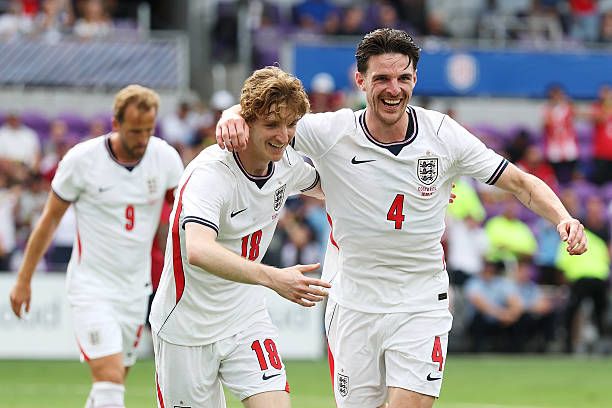 Declan Rice comemora gol pela Inglaterra