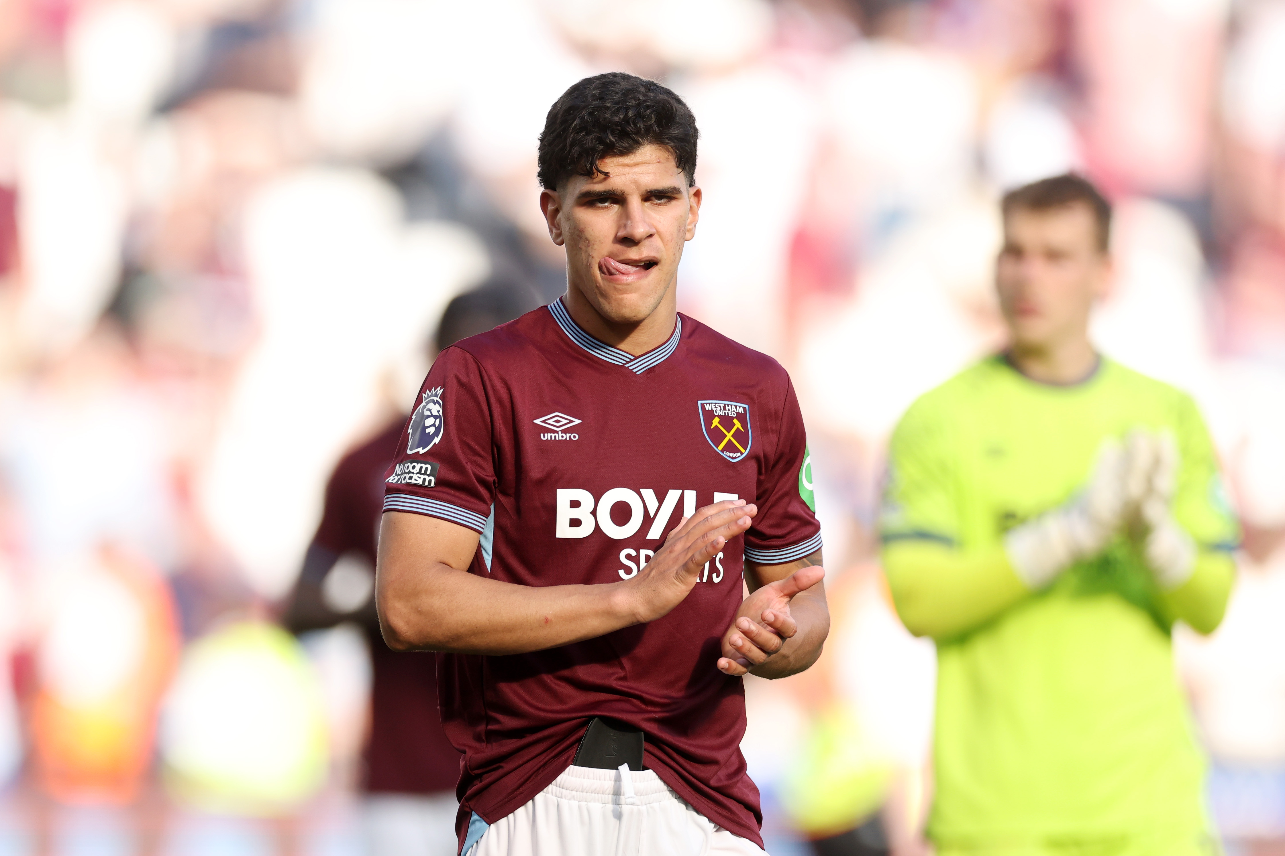 UMVA Uncovers: Manchester United TRIGGER BOMBShell Transfer Move for Top Premier League Midfielder in REBOOT SHOCKER!