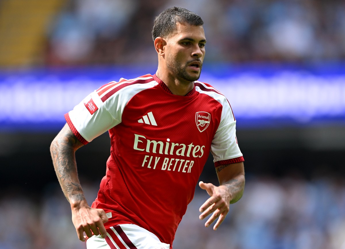 Bruno-Guimaraes-in-action-for-Arsenal £128m star warming to Arsenal transfer as deadline set by club