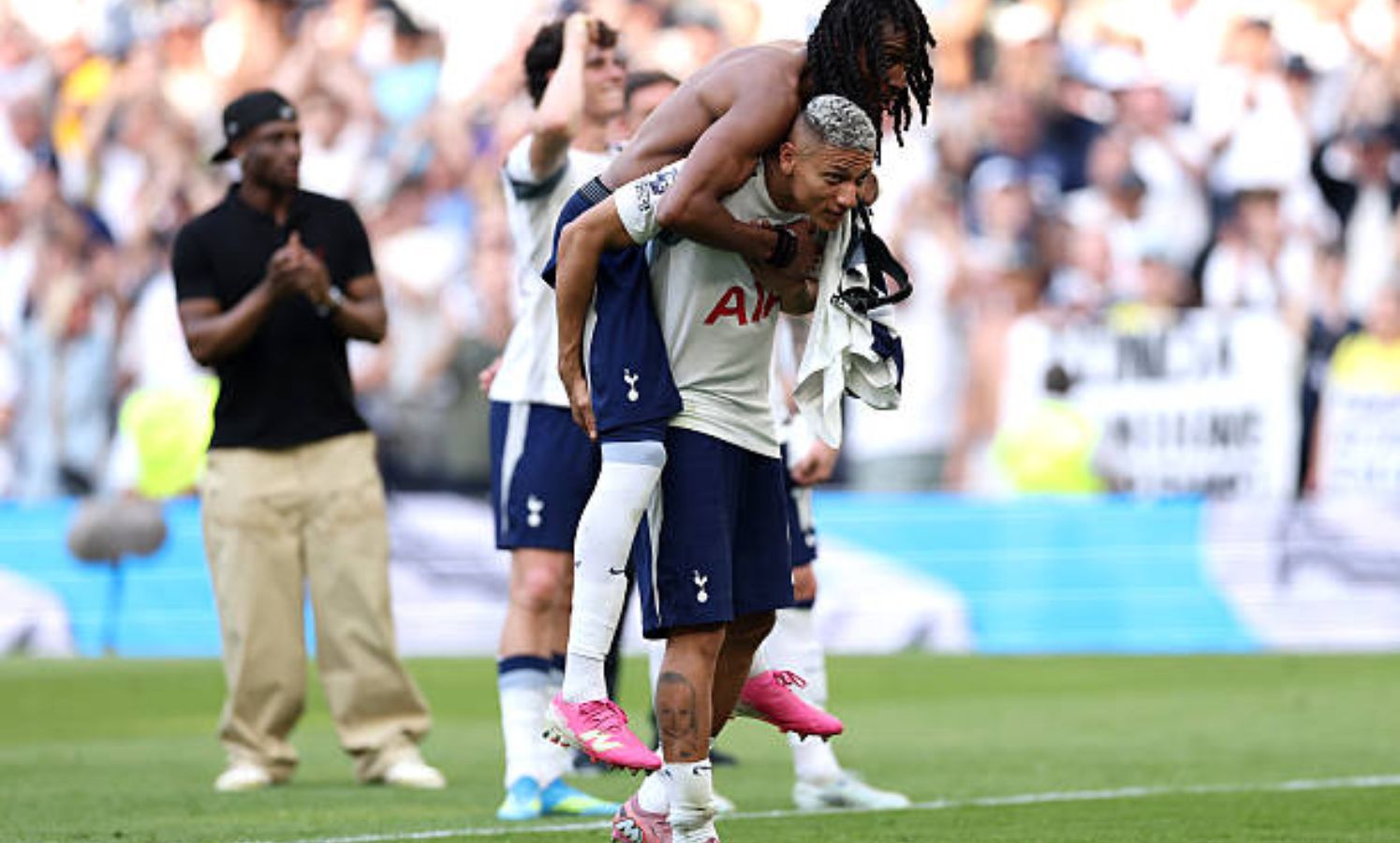Agent confirms Arsenal are in “pole position” to complete £85m striker signing