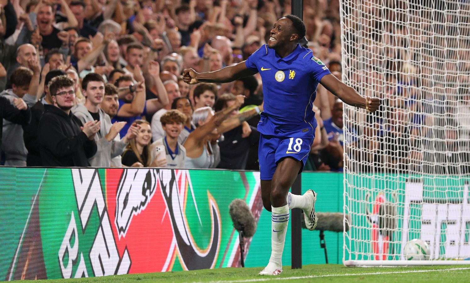 COS-FeaturedHero-Image-Templates-2026-08-28T020019.878 Watch: Danny Welbeck scores on Chelsea debut with stunning header against Luton