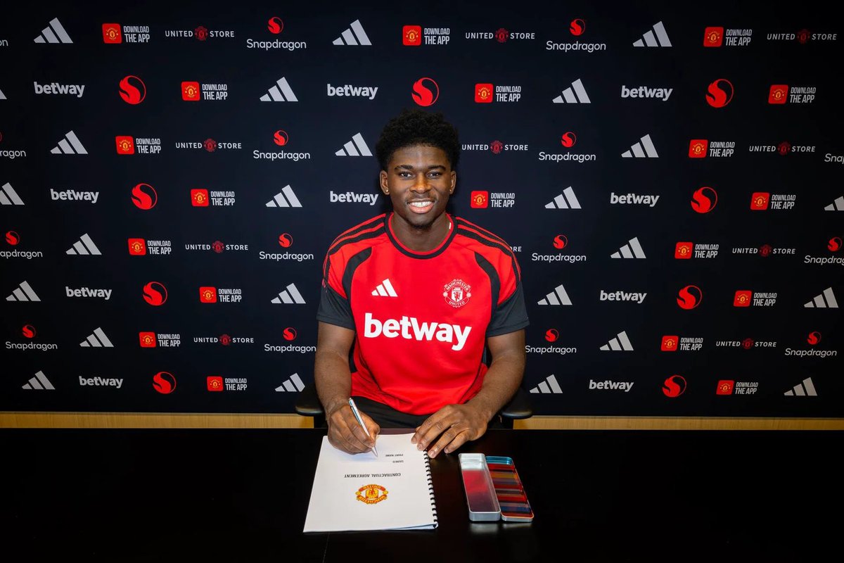 Official: Manchester United complete deal to sign Carlos Baleba from Brighton for potential £70m