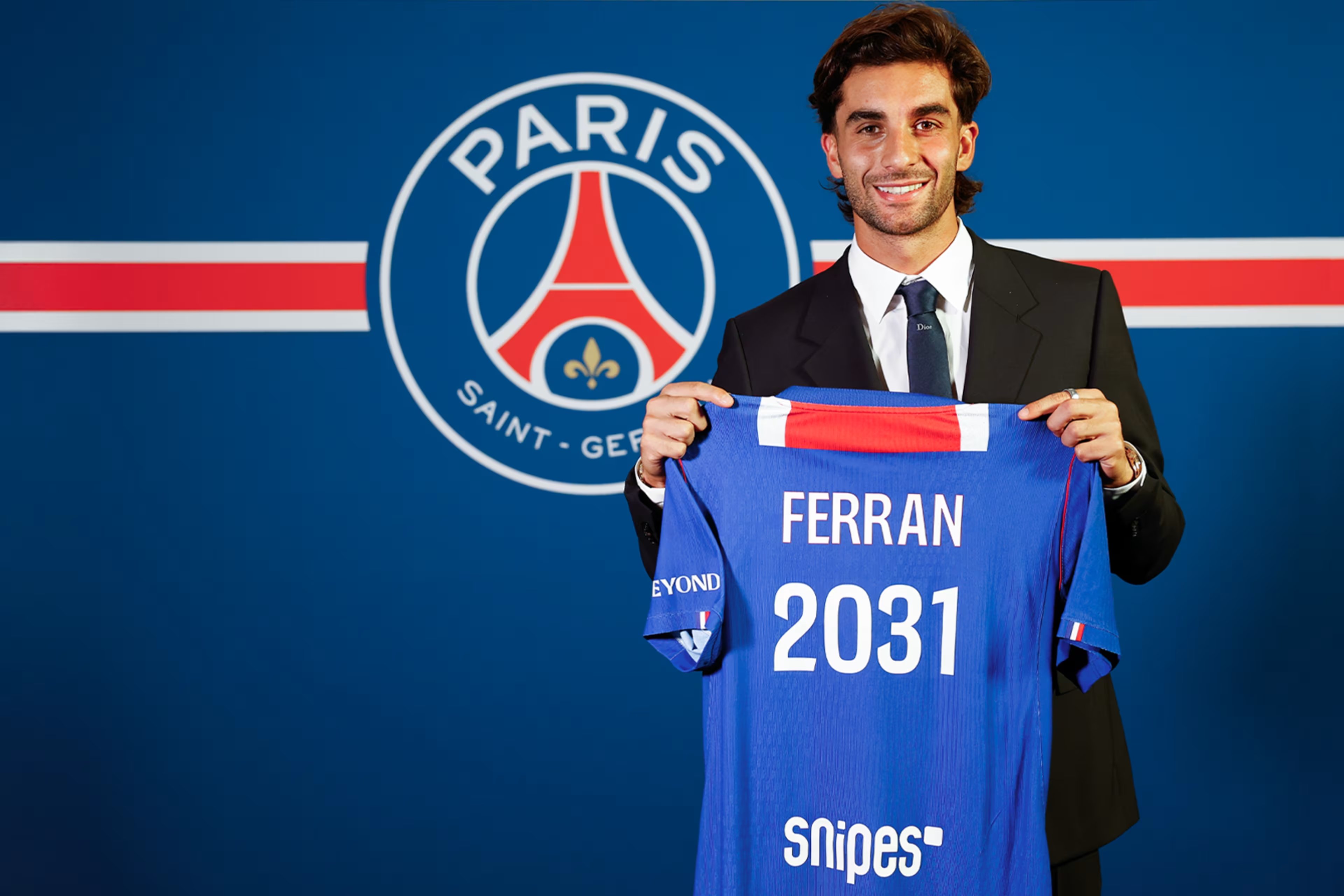 PSG confirm €55m signing of versatile attacker who Luis Enrique knows well