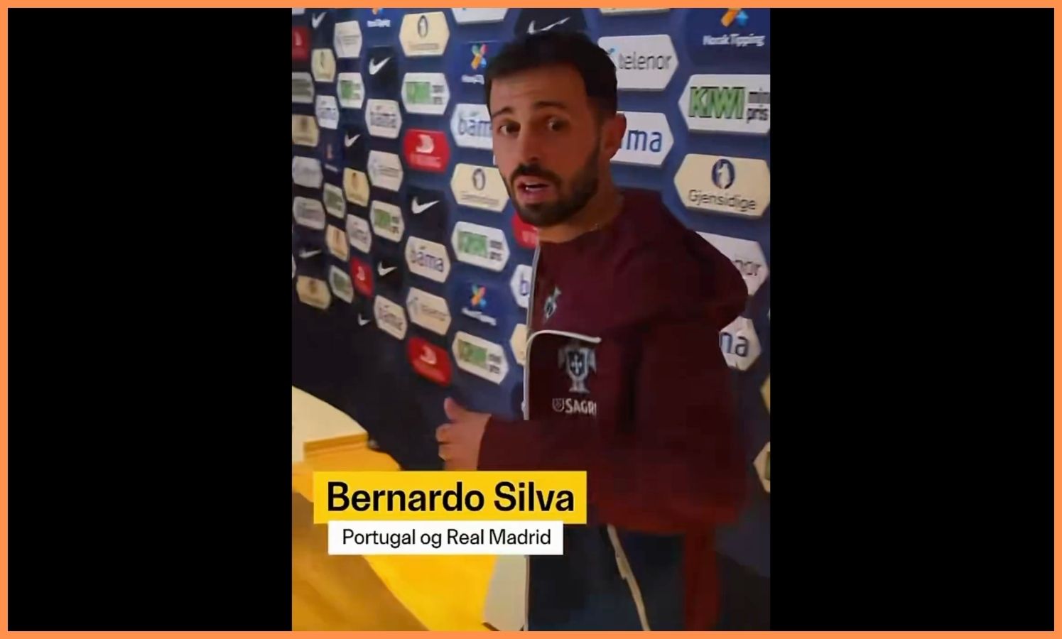 Bernardo Silva saiu do vestiário.