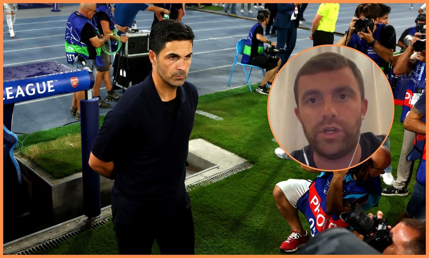 Mikel Arteta e Fabrizio Romano observam