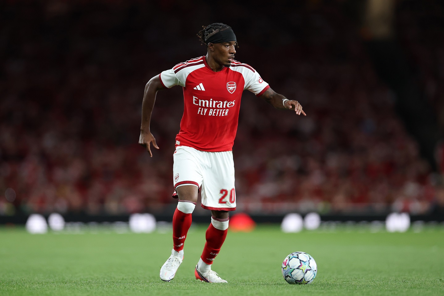 Noni Maduke em ação pelo Arsenal 