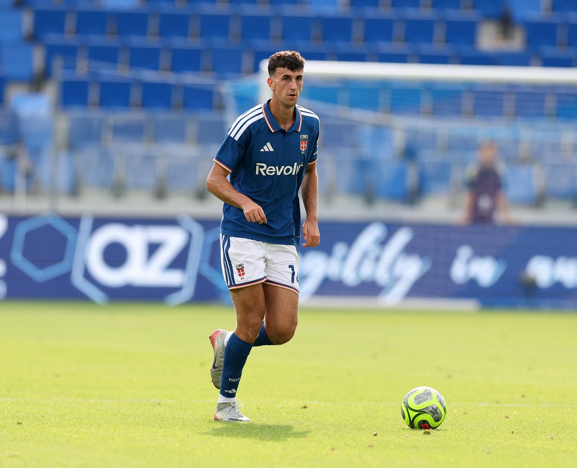 como-1907-v-fc-famalicao-pre-season-friendly Report: Arsenal and Chelsea eye 21-year-old centre-back after Serie A rise