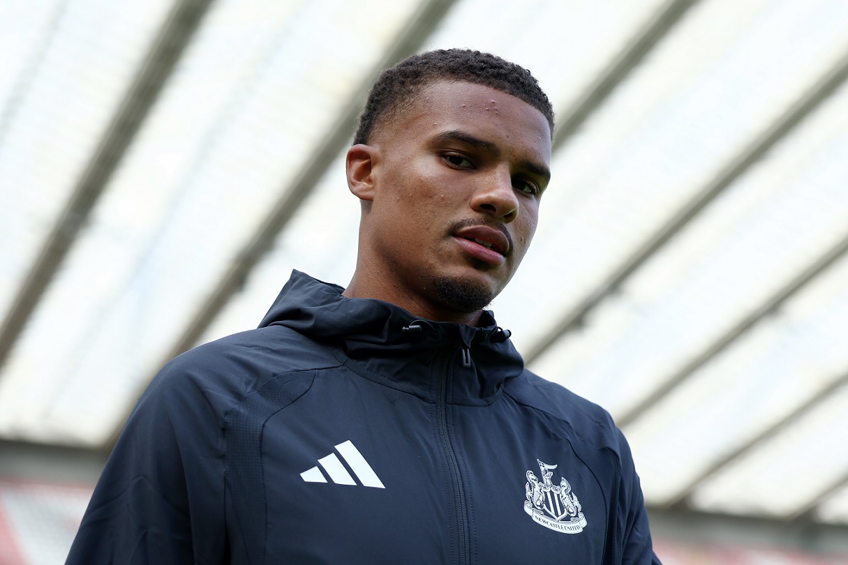 Liverpool want Newcastle man to replace Virgil Van Dijk