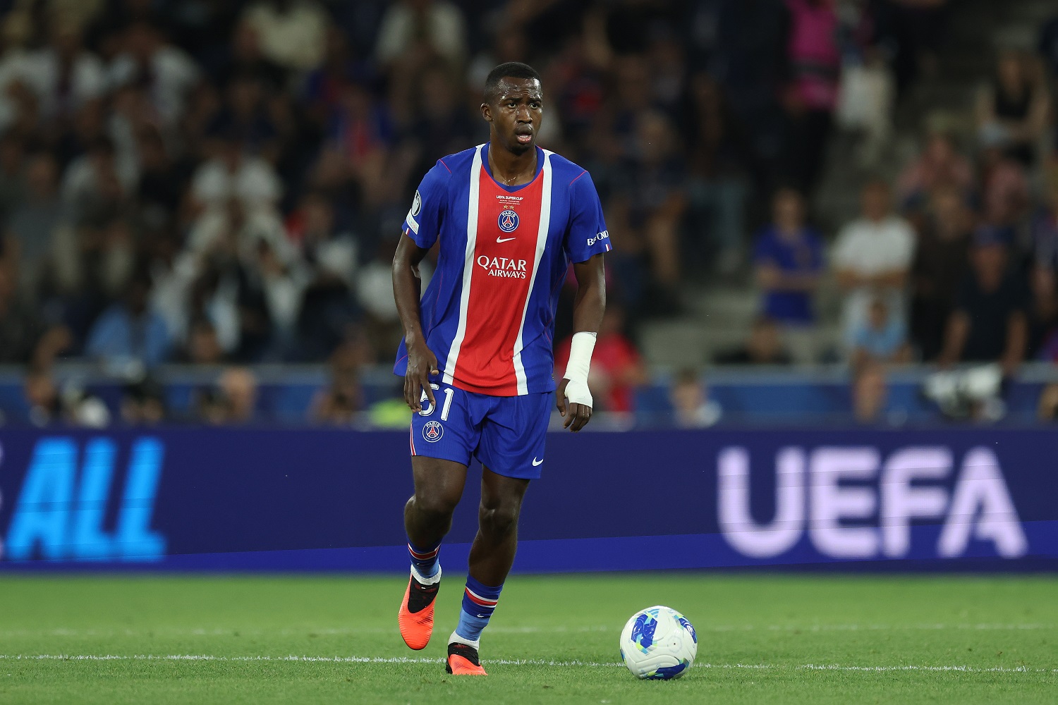 Sources: Arsenal and Man City scouts closely monitor two-time UCL winner